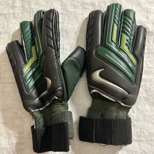 NIKE GK CLASSIC GOALKEEPER BLACK & GREEN GRIP 3MM SMOOTH LATEX PALMS GLOVES 7
